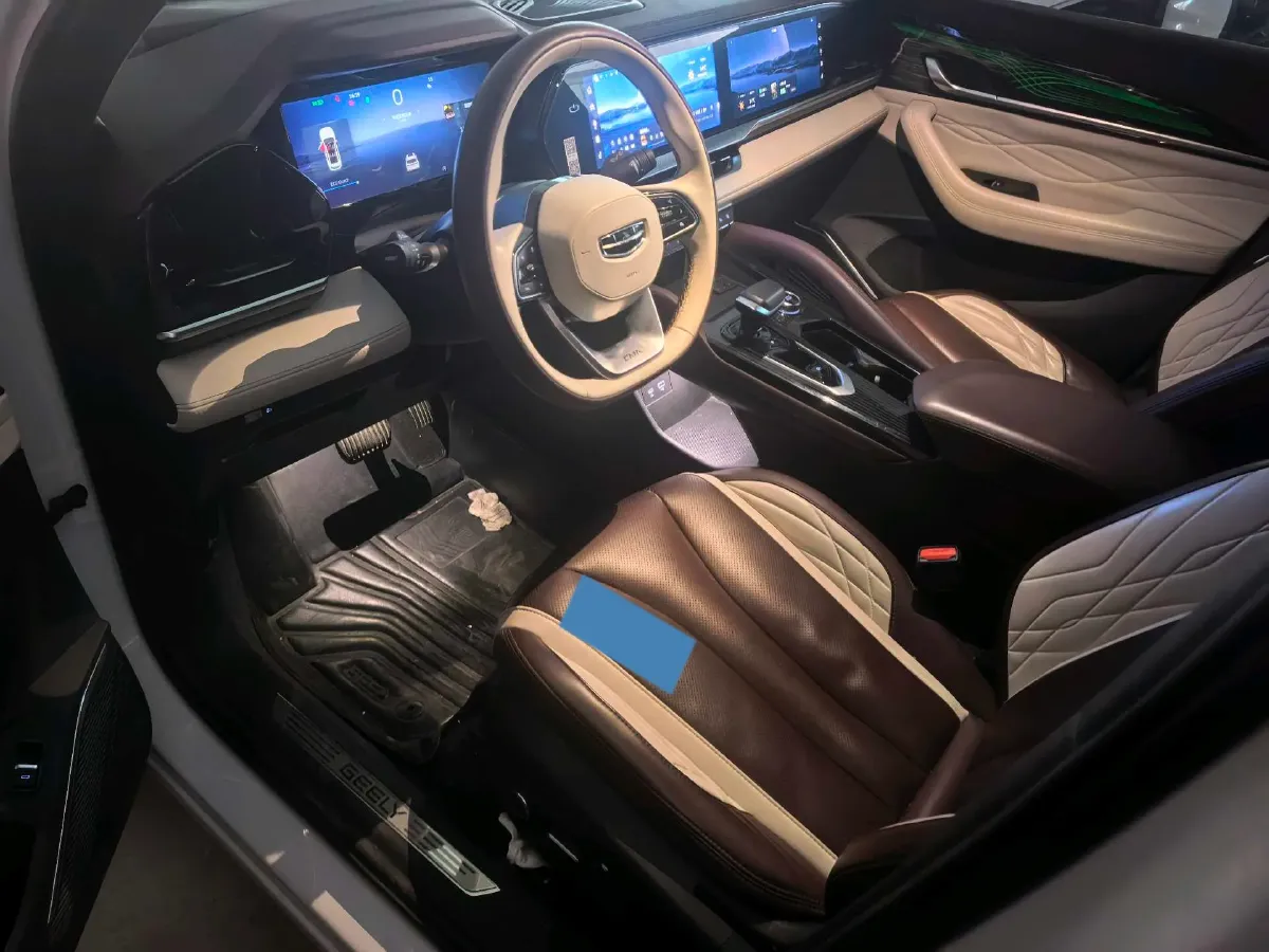 2021 Geely Monjaro 2.0T 218HP L4 7DCT,autocango,china used car exporter,china ev exporter,chinese used car exporter,chinese used ev exporter