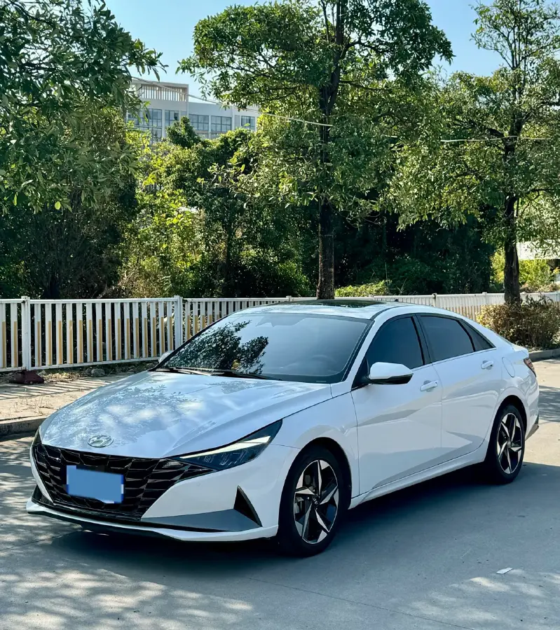 2022 Hyundai Elantra 1.5L 115HP L4 CVT