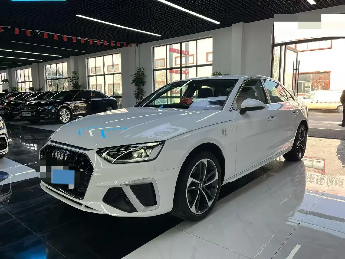 2024 Audi A4L 2.0T 190HP L4 7DCT