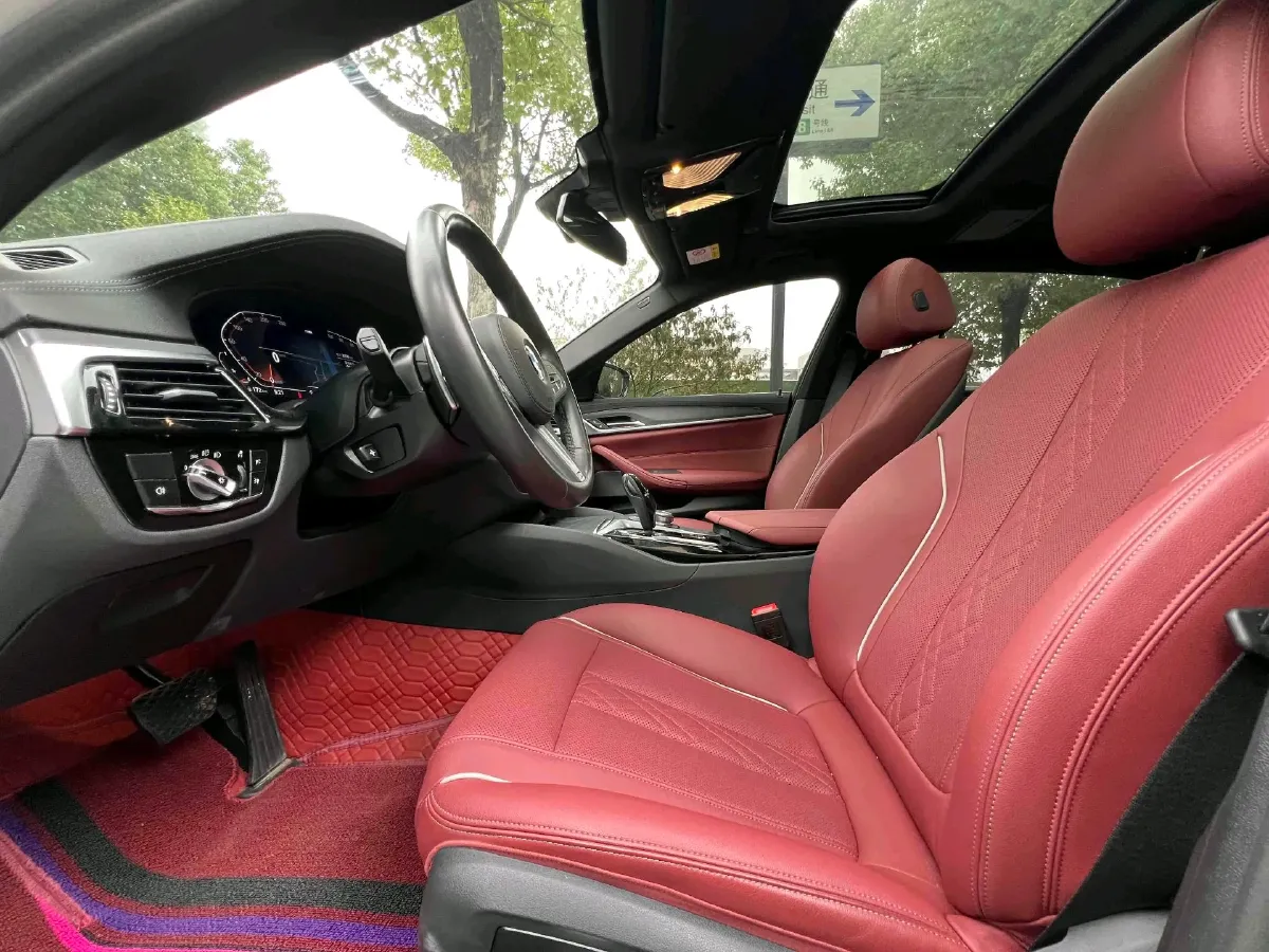 2023 BMW 5 Series 2.0T 245HP L4 8AT,autocango,china used car exporter,china ev exporter,chinese used car exporter,chinese used ev exporter