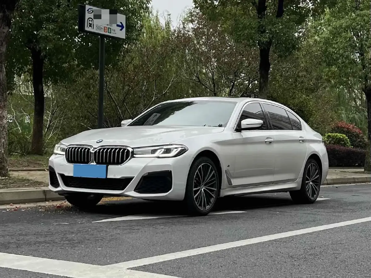 2023 BMW 5 Series 2.0T 245HP L4 8AT