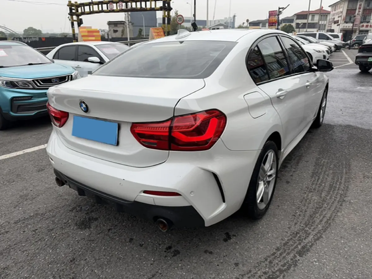 2021 BMW 1 Series 1.5T 140HP L3 7DCT,autocango,china used car exporter,china ev exporter,chinese used car exporter,chinese used ev exporter