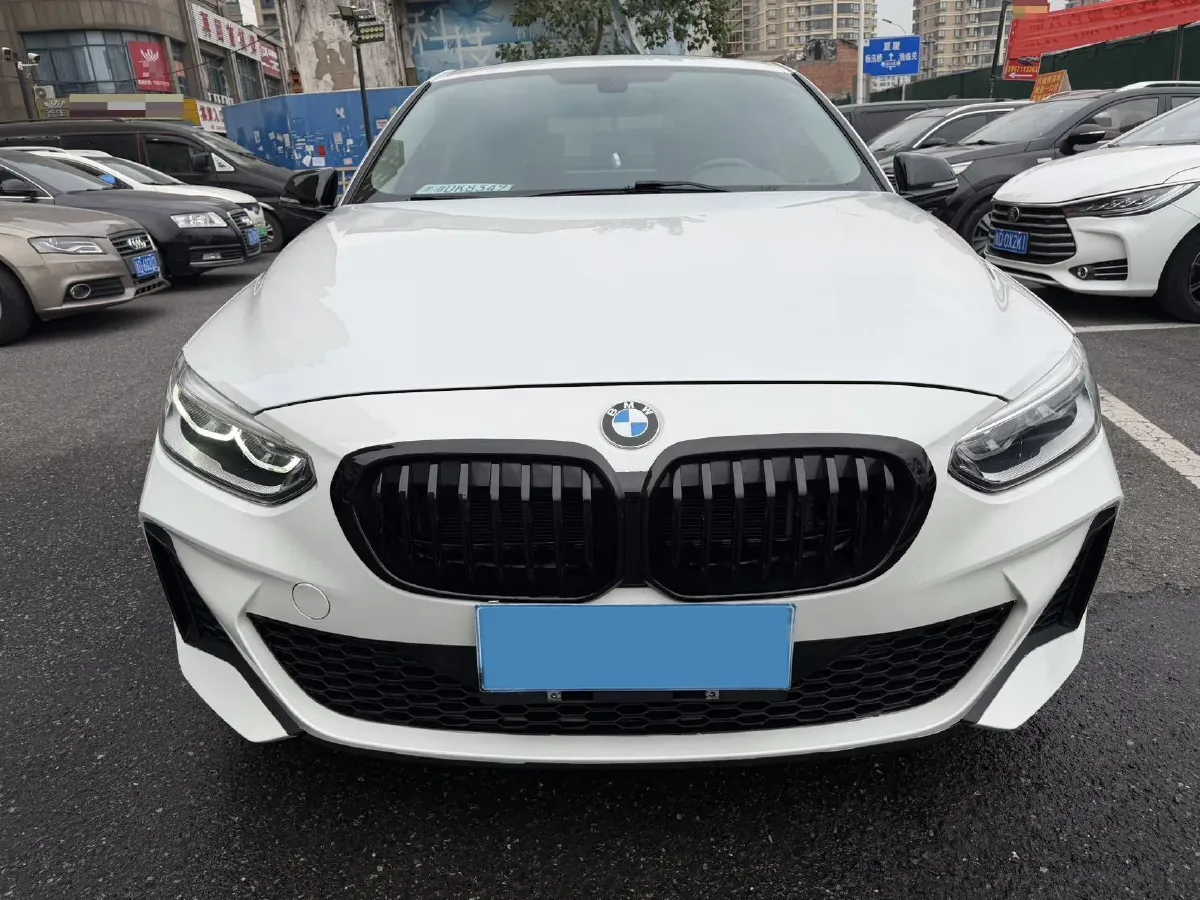 2021 BMW 1 Series 1.5T 140HP L3 7DCT,autocango,china used car exporter,china ev exporter,chinese used car exporter,chinese used ev exporter