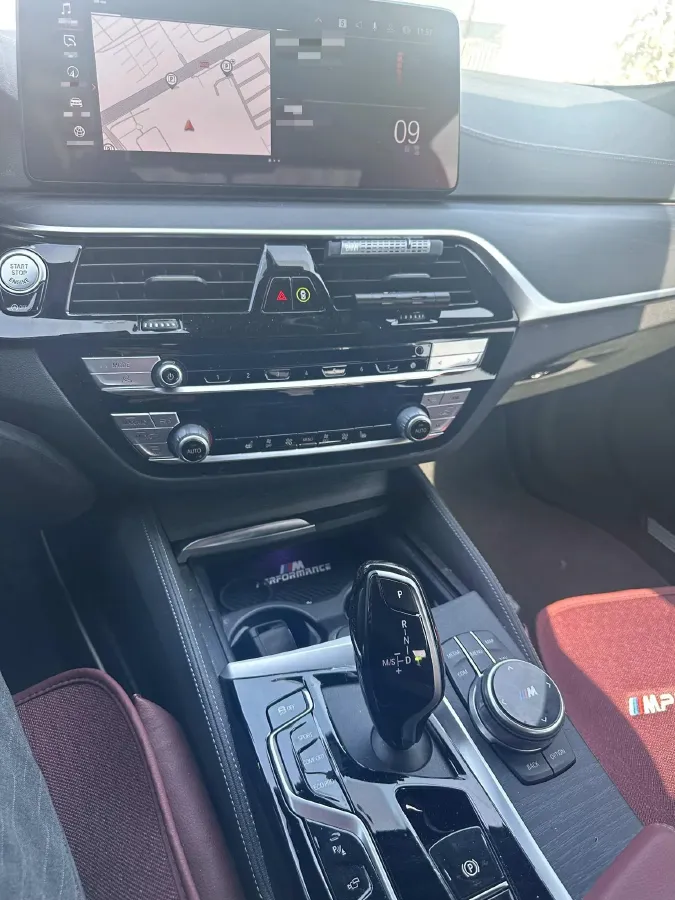 2022 BMW 5 Series 2.0T 252HP L4 8AT,autocango,china used car exporter,china ev exporter,chinese used car exporter,chinese used ev exporter