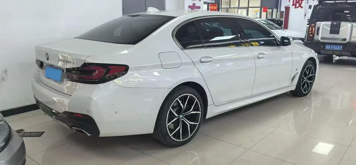 2022 BMW 5 Series 2.0T 184HP L4 8AT,autocango,china used car exporter,china ev exporter,chinese used car exporter,chinese used ev exporter