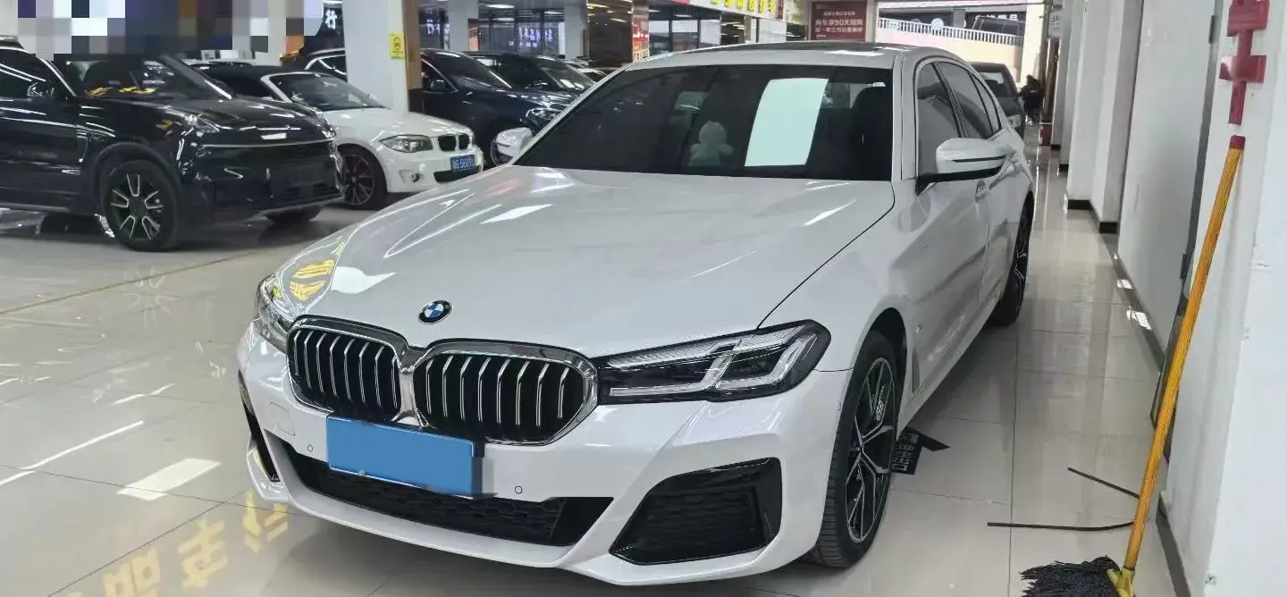 2022 BMW 5 Series 2.0T 184HP L4 8AT