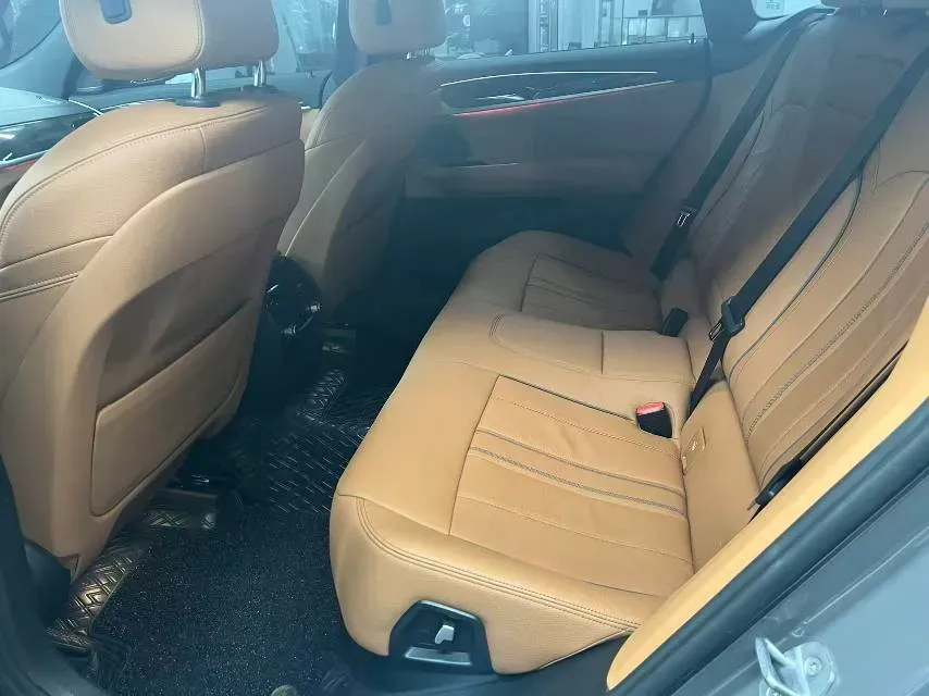 2021 BMW 6 Series GT 2.0T 258HP L4 8AT,autocango,china used car exporter,china ev exporter,chinese used car exporter,chinese used ev exporter