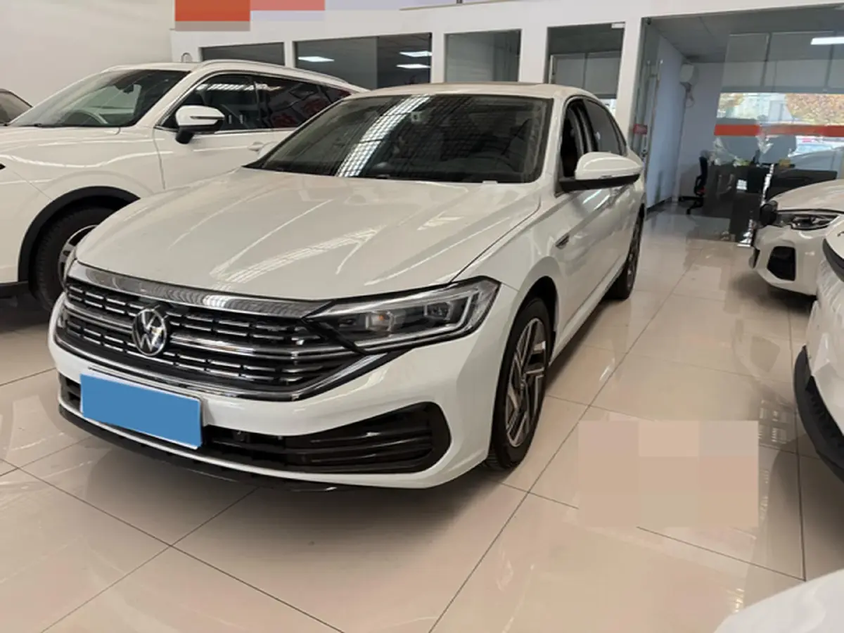 2025 Volkswagen Sagitar 1.5T 160HP L4 7DCT