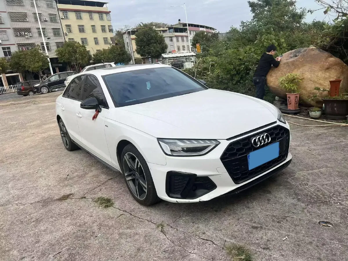 2022 Audi A4L 2.0T 190HP L4 7DCT,autocango,china used car exporter,china ev exporter,chinese used car exporter,chinese used ev exporter