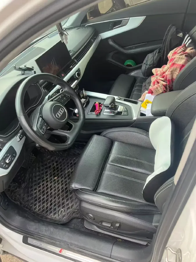 2022 Audi A4L 2.0T 190HP L4 7DCT,autocango,china used car exporter,china ev exporter,chinese used car exporter,chinese used ev exporter