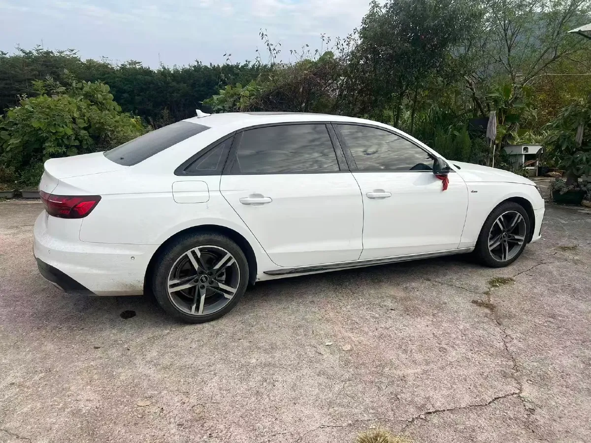 2022 Audi A4L 2.0T 190HP L4 7DCT,autocango,china used car exporter,china ev exporter,chinese used car exporter,chinese used ev exporter