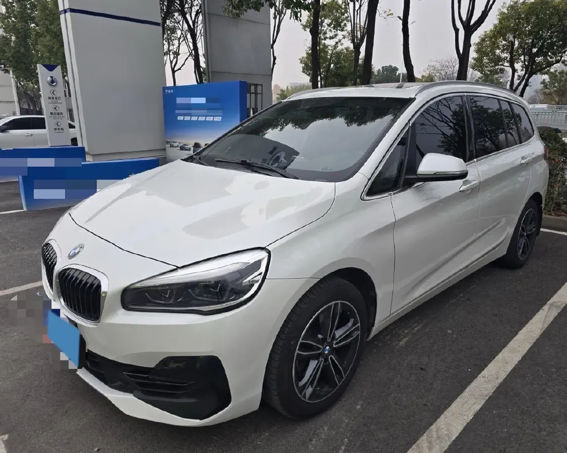2019 BMW 2 Series SUV 1.5T 140HP L3 7DCT,autocango,china used car exporter,china ev exporter,chinese used car exporter,chinese used ev exporter