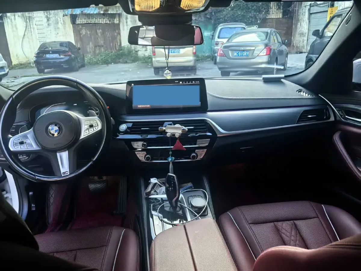 2023 BMW 5 Series 2.0T 245HP L4 8AT,autocango,china used car exporter,china ev exporter,chinese used car exporter,chinese used ev exporter