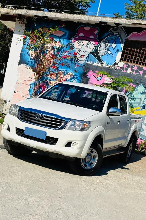 2011 ShuangHuan SCEO 2.5T 102HP L4 5MT