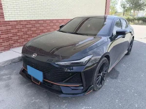 2023 ChangAn UNI-V 1.5T 188HP L4 7DCT,autocango,china used car exporter,china ev exporter,chinese used car exporter,chinese used ev exporter