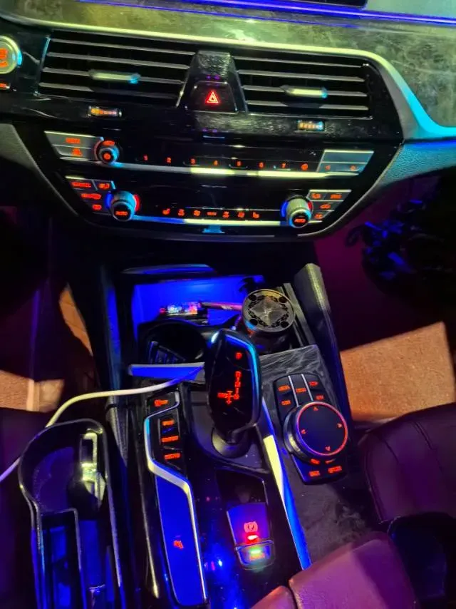 2020 BMW 5 Series 2.0T 252HP L4 8AT,autocango,china used car exporter,china ev exporter,chinese used car exporter,chinese used ev exporter