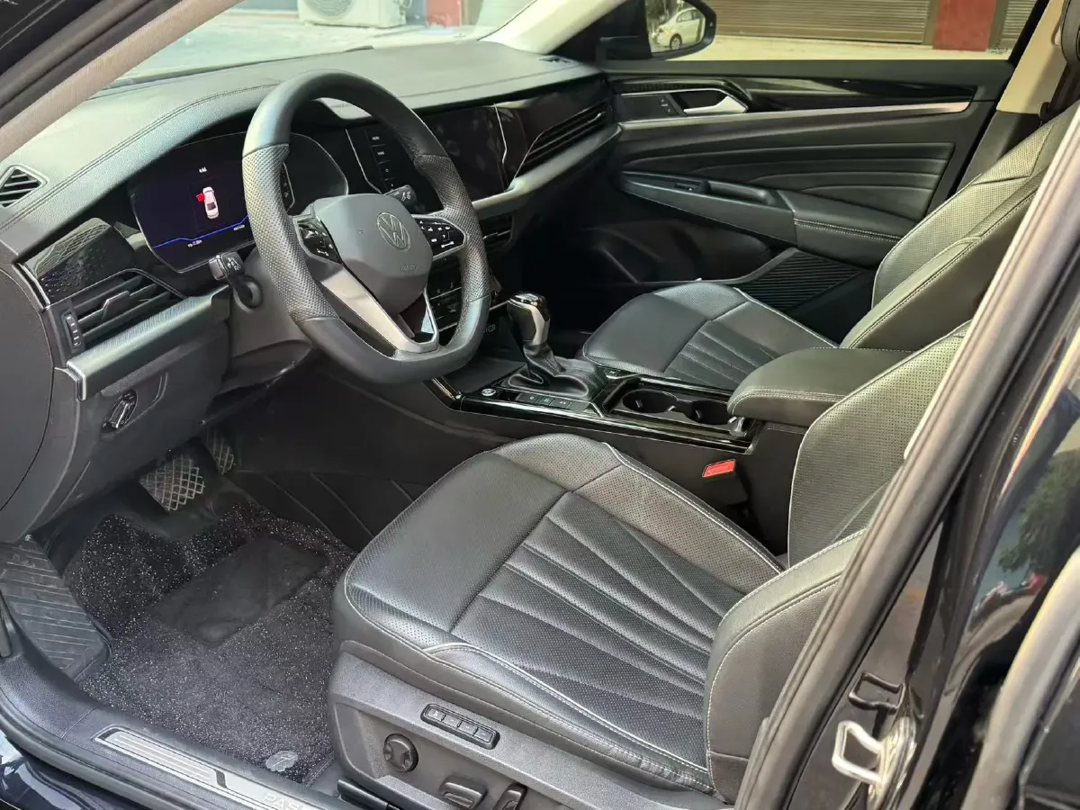 2024 Volkswagen Passat 2.0T 220HP L4 7DCT,autocango,china used car exporter,china ev exporter,chinese used car exporter,chinese used ev exporter