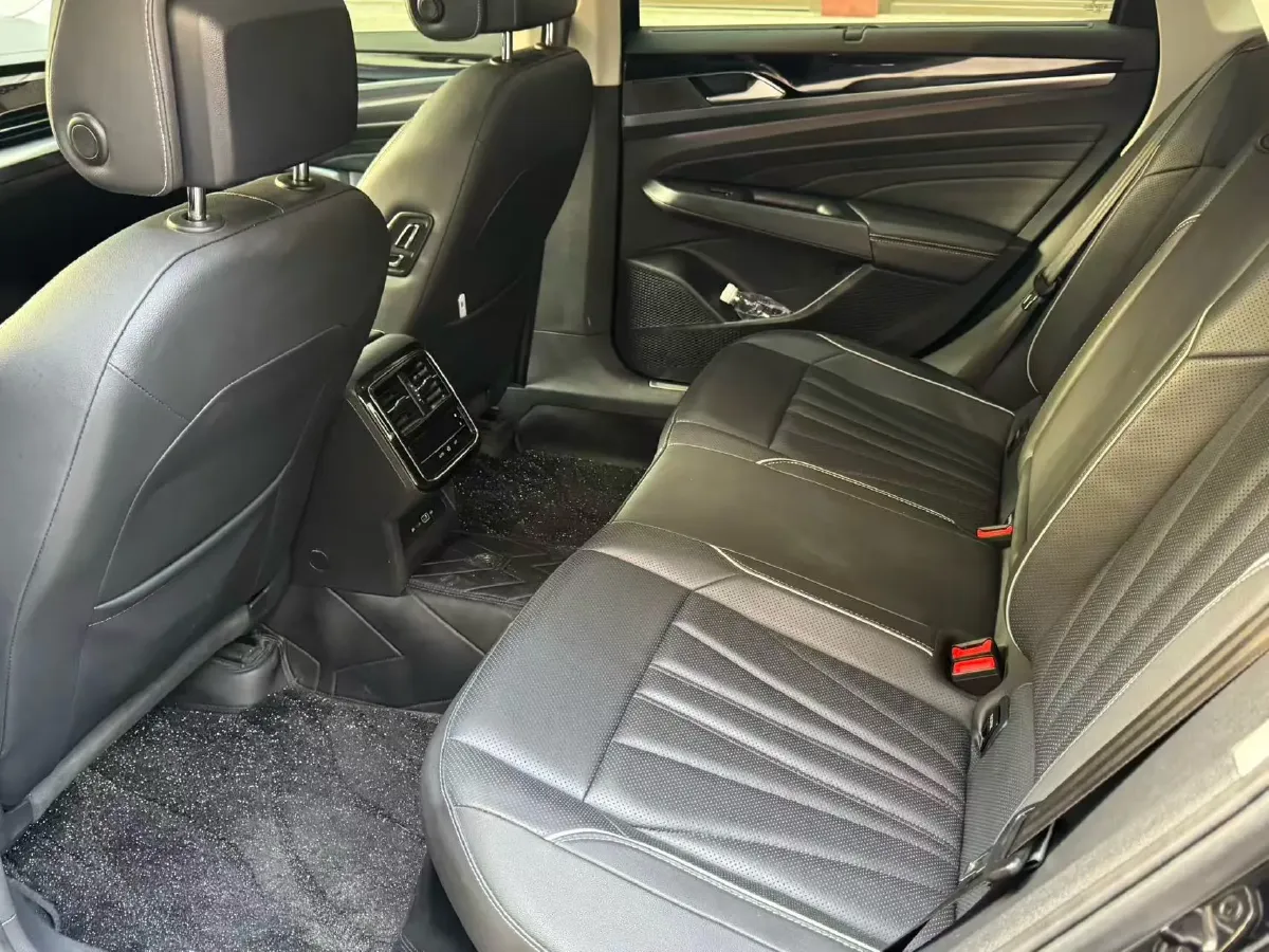 2024 Volkswagen Passat 2.0T 220HP L4 7DCT,autocango,china used car exporter,china ev exporter,chinese used car exporter,chinese used ev exporter