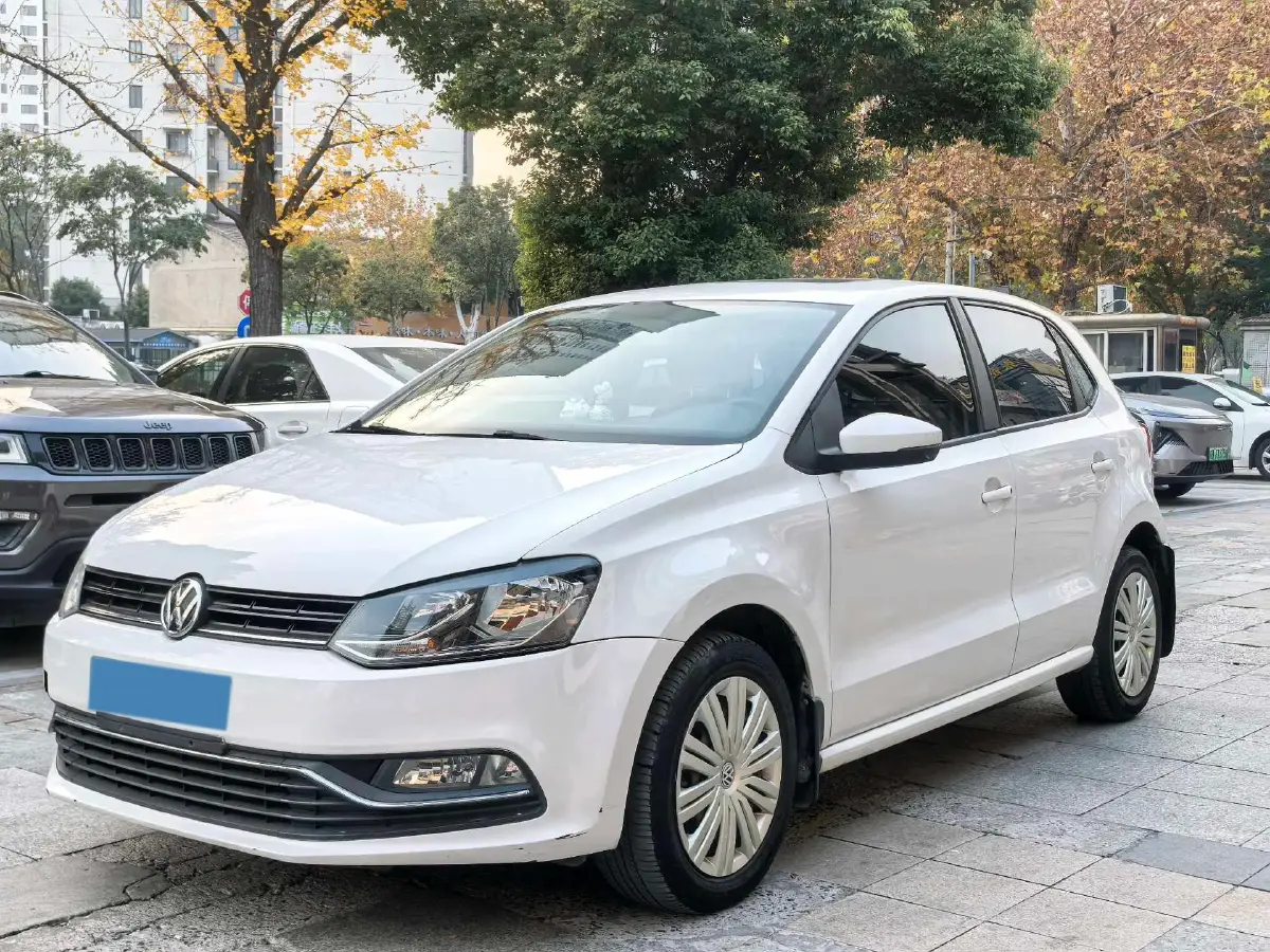 2016 Volkswagen Polo 1.6L 110HP L4 6AT