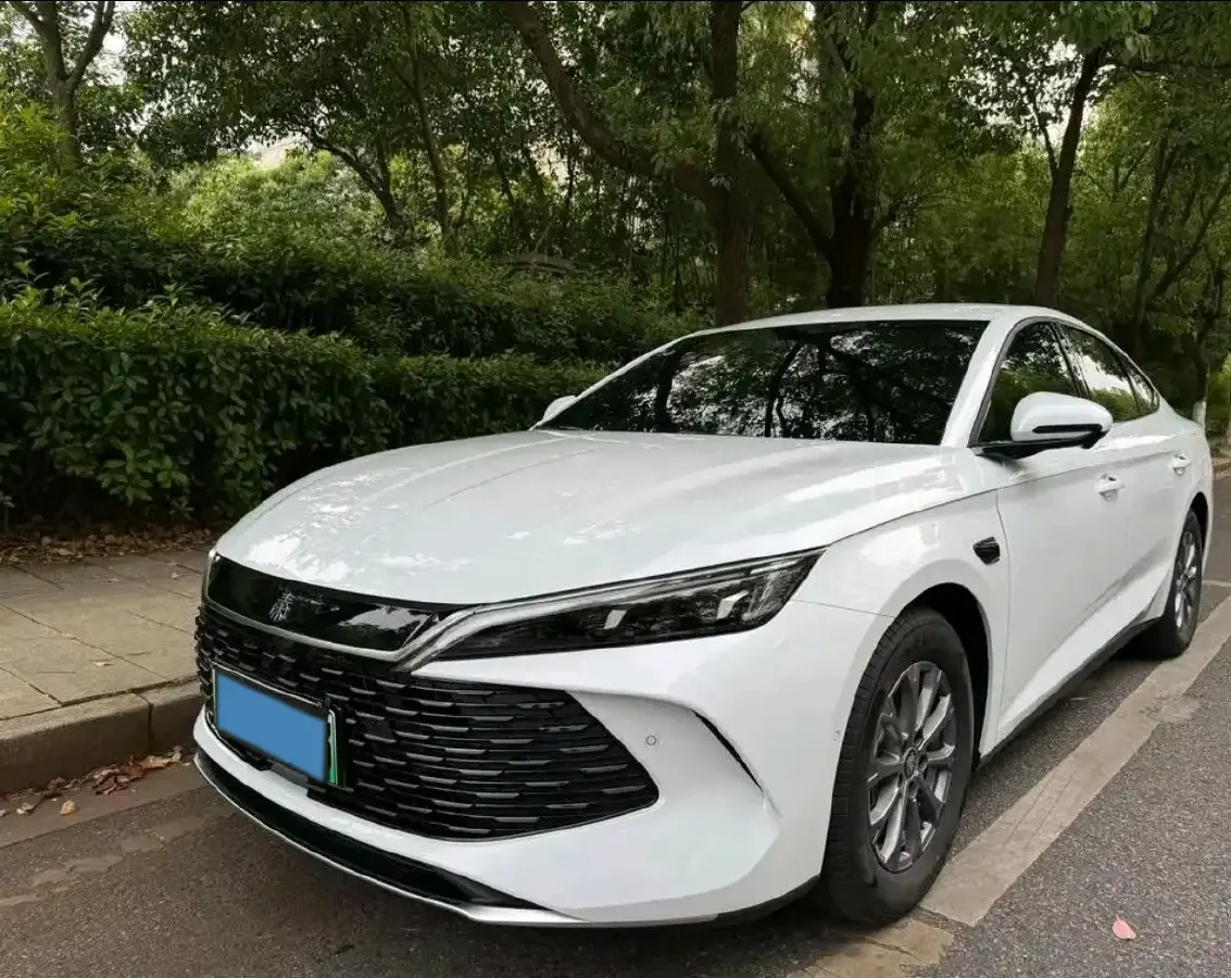 2025 BYD QinL 1.5L 101HP L4 E-CVT PHEV 15.87KWH 2025 BYD QinL 1.5L 101HP L4 E-CVT PHEV 15.87KWH