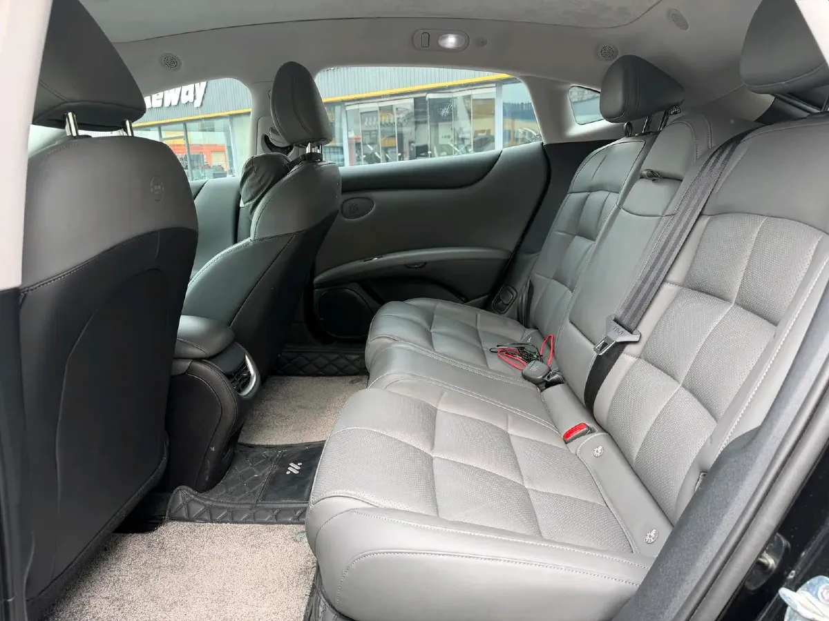 2024 IM L6 BEV 100KWH,autocango,china used car exporter,china ev exporter,chinese used car exporter,chinese used ev exporter