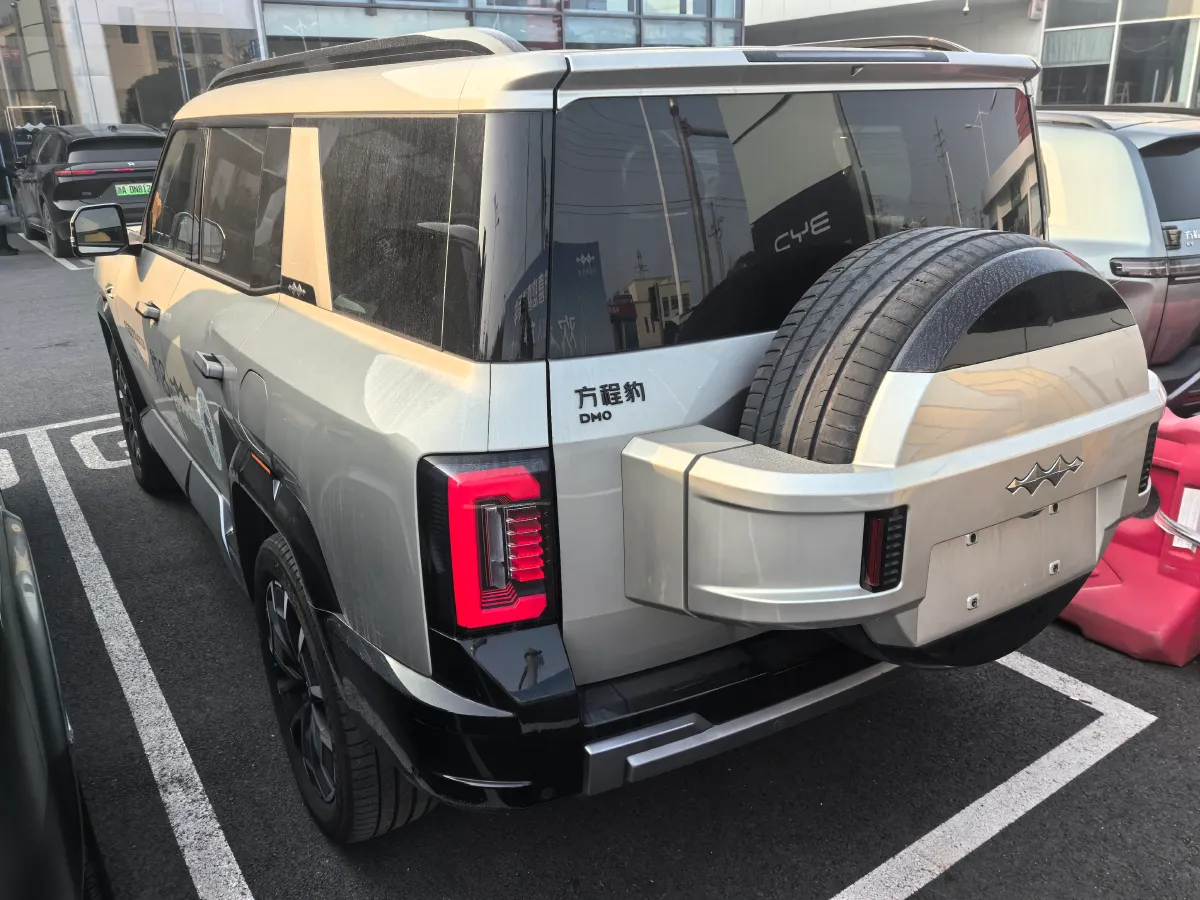 2025 FangChengBao Bao 8 2.0T 245HP L4 E-CVT PHEV 36.8KWH,autocango,china used car exporter,china ev exporter,chinese used car exporter,chinese used ev exporter