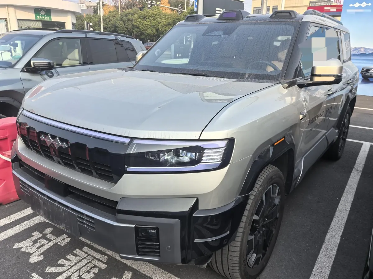 2025 FangChengBao Bao 8 2.0T 245HP L4 E-CVT PHEV 36.8KWH,autocango,china used car exporter,china ev exporter,chinese used car exporter,chinese used ev exporter