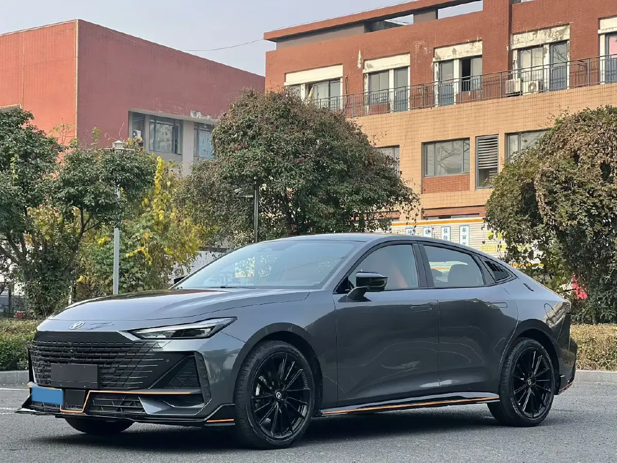 2022 ChangAn UNI-V 1.5T 188HP L4 7DCT