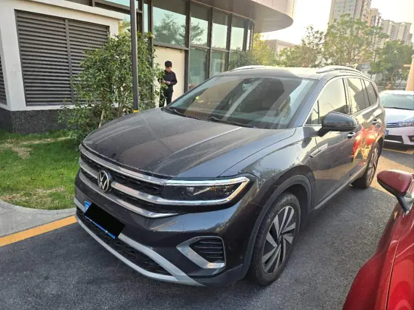 2022 Volkswagen Talagon 2.0T 220HP L4 7DCT