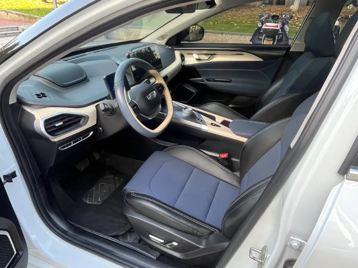 2022 Roewe Whale 2.0T 231HP L4 8AT,autocango,china used car exporter,china ev exporter,chinese used car exporter,chinese used ev exporter