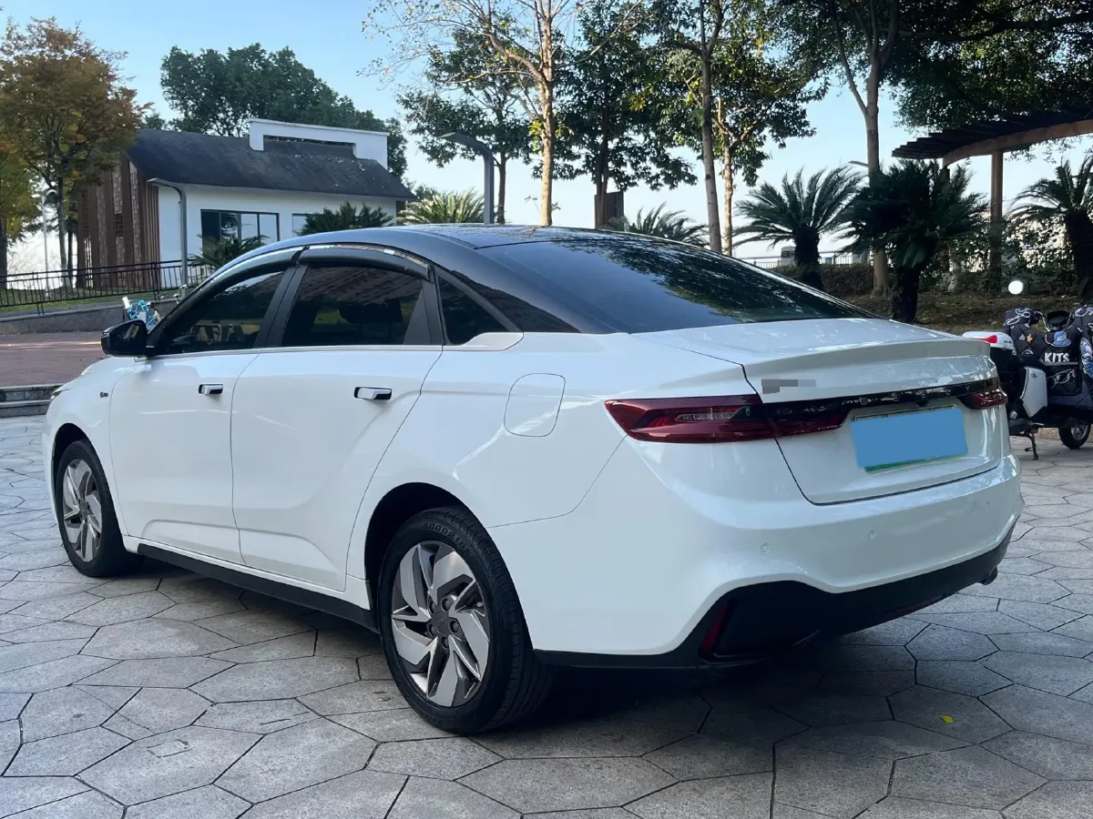 2022 Roewe Whale 2.0T 231HP L4 8AT,autocango,china used car exporter,china ev exporter,chinese used car exporter,chinese used ev exporter