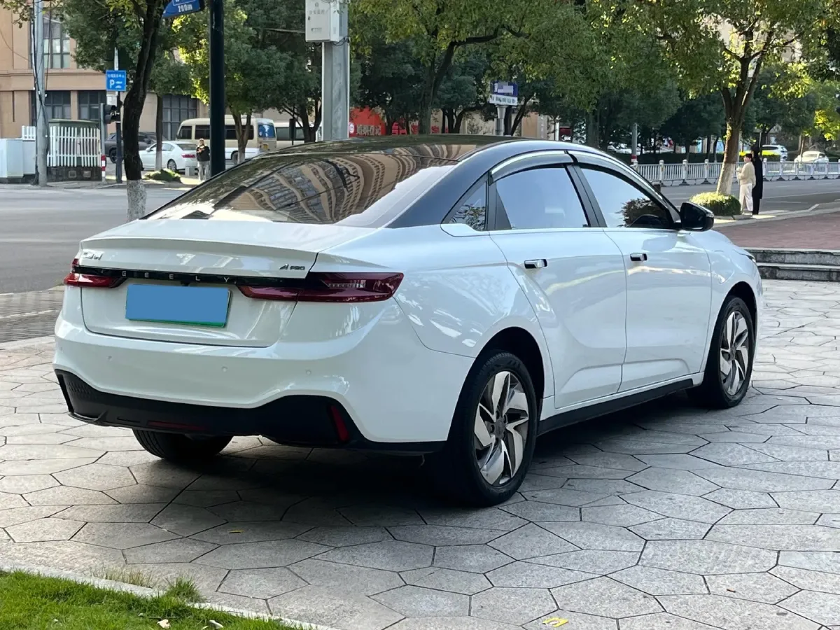 2022 Roewe Whale 2.0T 231HP L4 8AT,autocango,china used car exporter,china ev exporter,chinese used car exporter,chinese used ev exporter