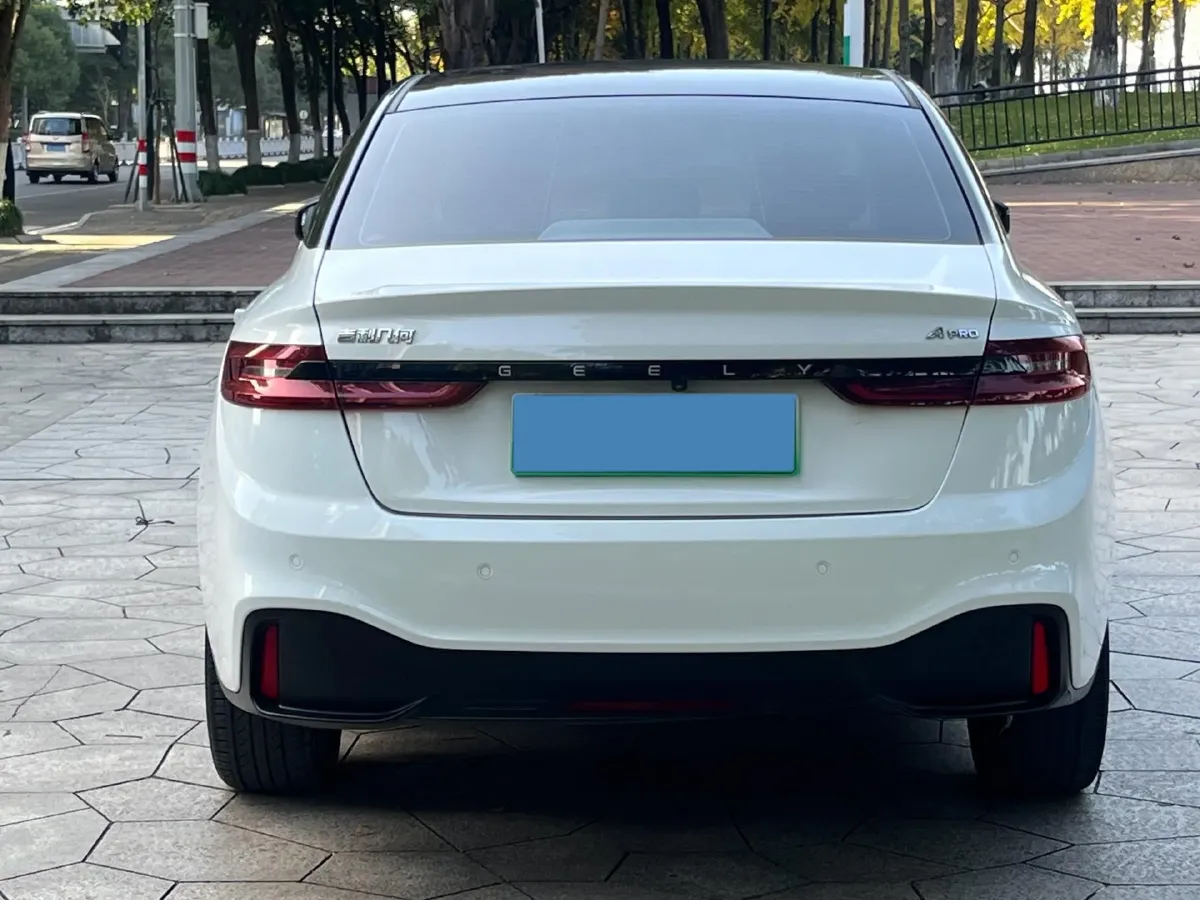 2022 Roewe Whale 2.0T 231HP L4 8AT,autocango,china used car exporter,china ev exporter,chinese used car exporter,chinese used ev exporter