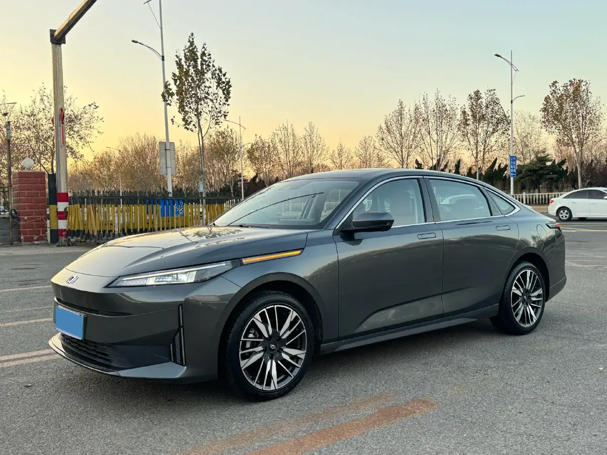 2024 ChangAn QiYuan A05 1.5L 110HP L4 E-CVT PHEV 18.99KWH