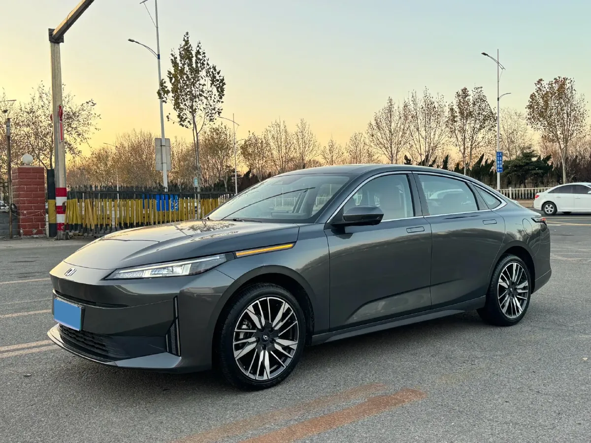 2024 ChangAn QiYuan A05 1.5L 110HP L4 E-CVT PHEV 18.99KWH,autocango,china used car exporter,china ev exporter,chinese used car exporter,chinese used ev exporter