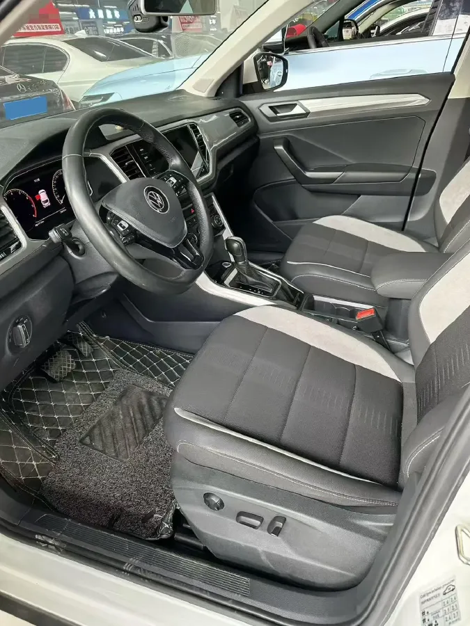 2022 Volkswagen T-Roc 1.4T 150HP L4 7DCT,autocango,china used car exporter,china ev exporter,chinese used car exporter,chinese used ev exporter