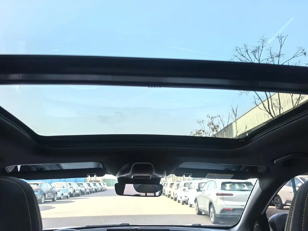 2025 Geely Coolray 1.5T 181HP L4 7DCT,autocango,china used car exporter,china ev exporter,chinese used car exporter,chinese used ev exporter