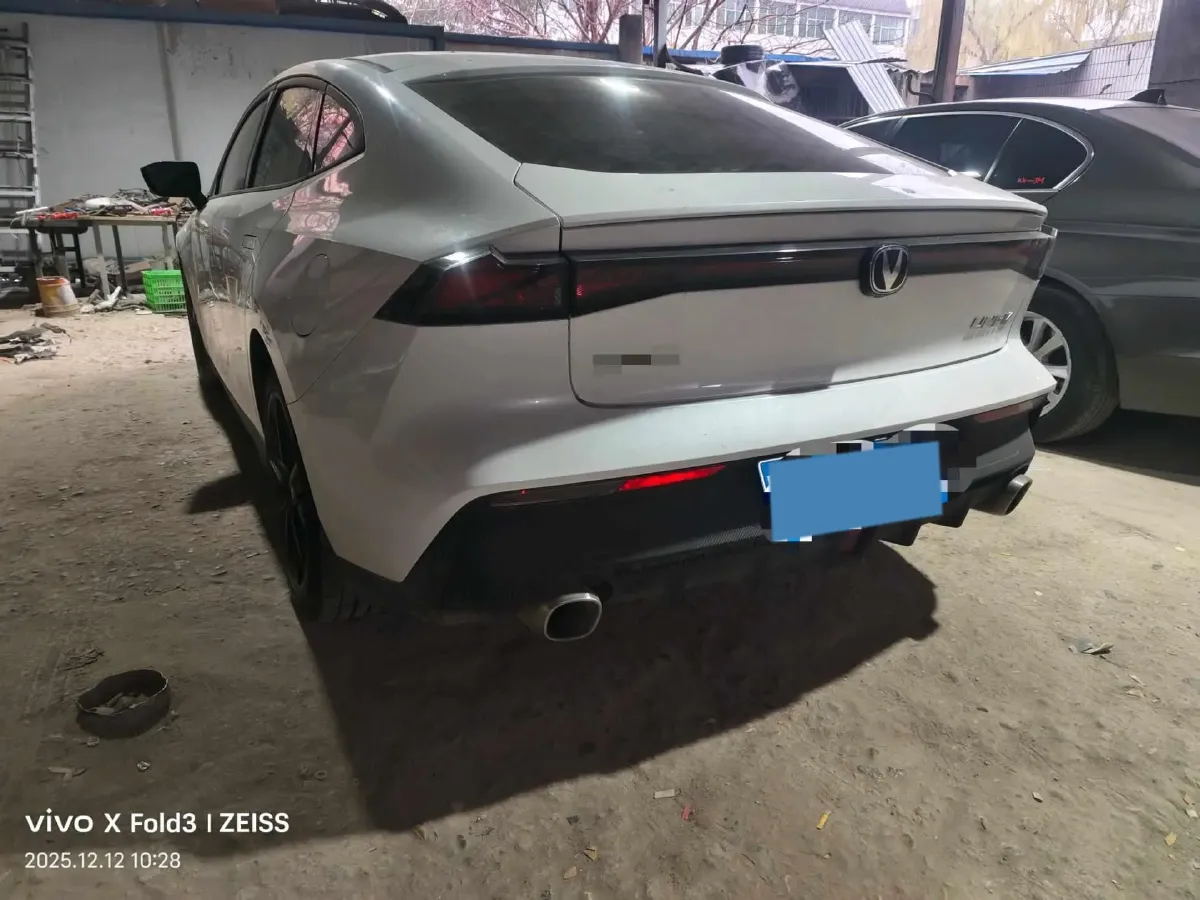 2022 ChangAn UNI-V 1.5T 188HP L4 7DCT,autocango,china used car exporter,china ev exporter,chinese used car exporter,chinese used ev exporter