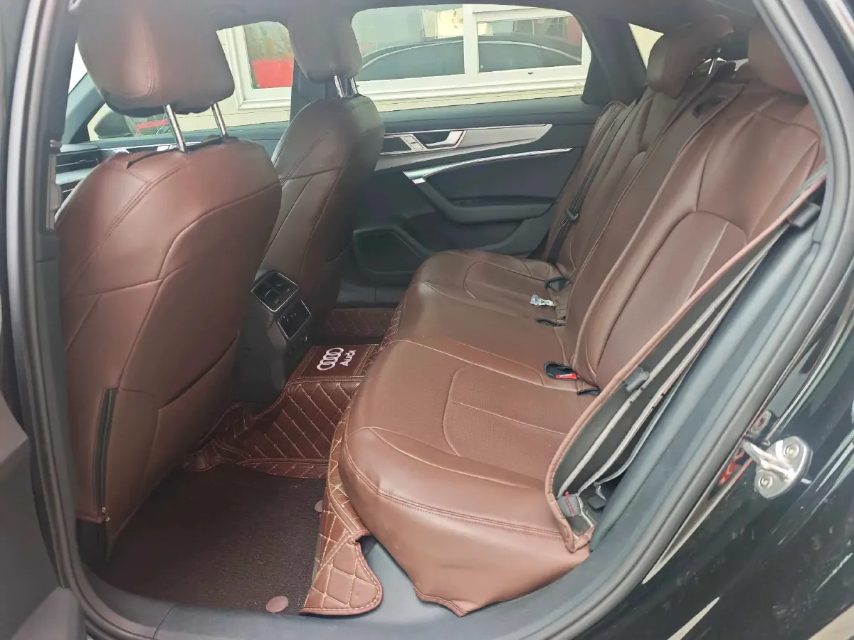 2023 Audi A6L 2.0T 245HP L4 7DCT,autocango,china used car exporter,china ev exporter,chinese used car exporter,chinese used ev exporter