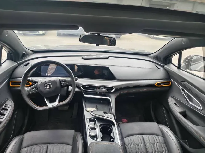 2022 ChangAn UNI-T 1.5T 188HP L4 7DCT,autocango,china used car exporter,china ev exporter,chinese used car exporter,chinese used ev exporter