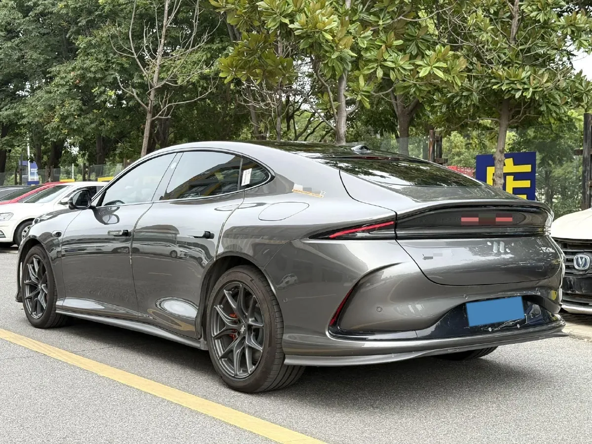 2024 IM L6 BEV 75KWH,autocango,china used car exporter,china ev exporter,chinese used car exporter,chinese used ev exporter