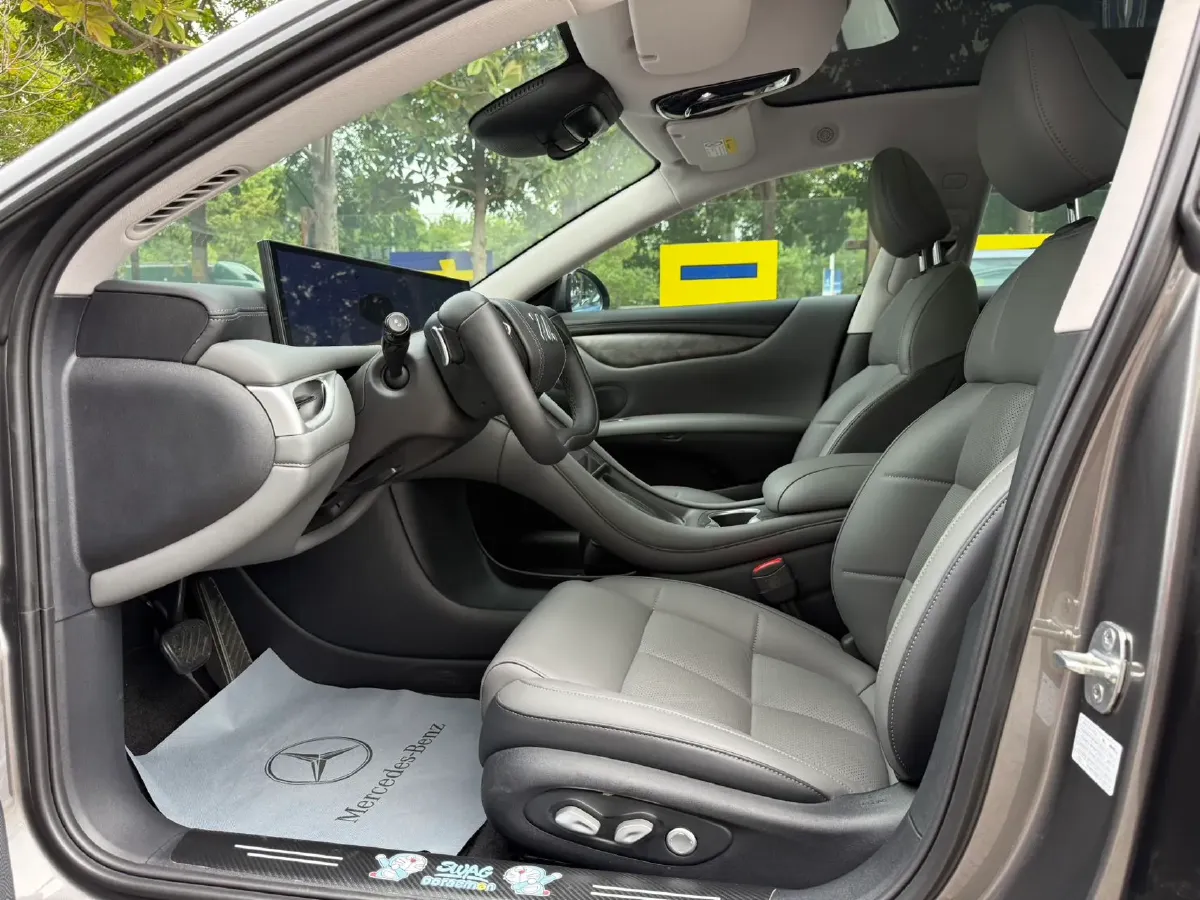 2024 IM L6 BEV 75KWH,autocango,china used car exporter,china ev exporter,chinese used car exporter,chinese used ev exporter