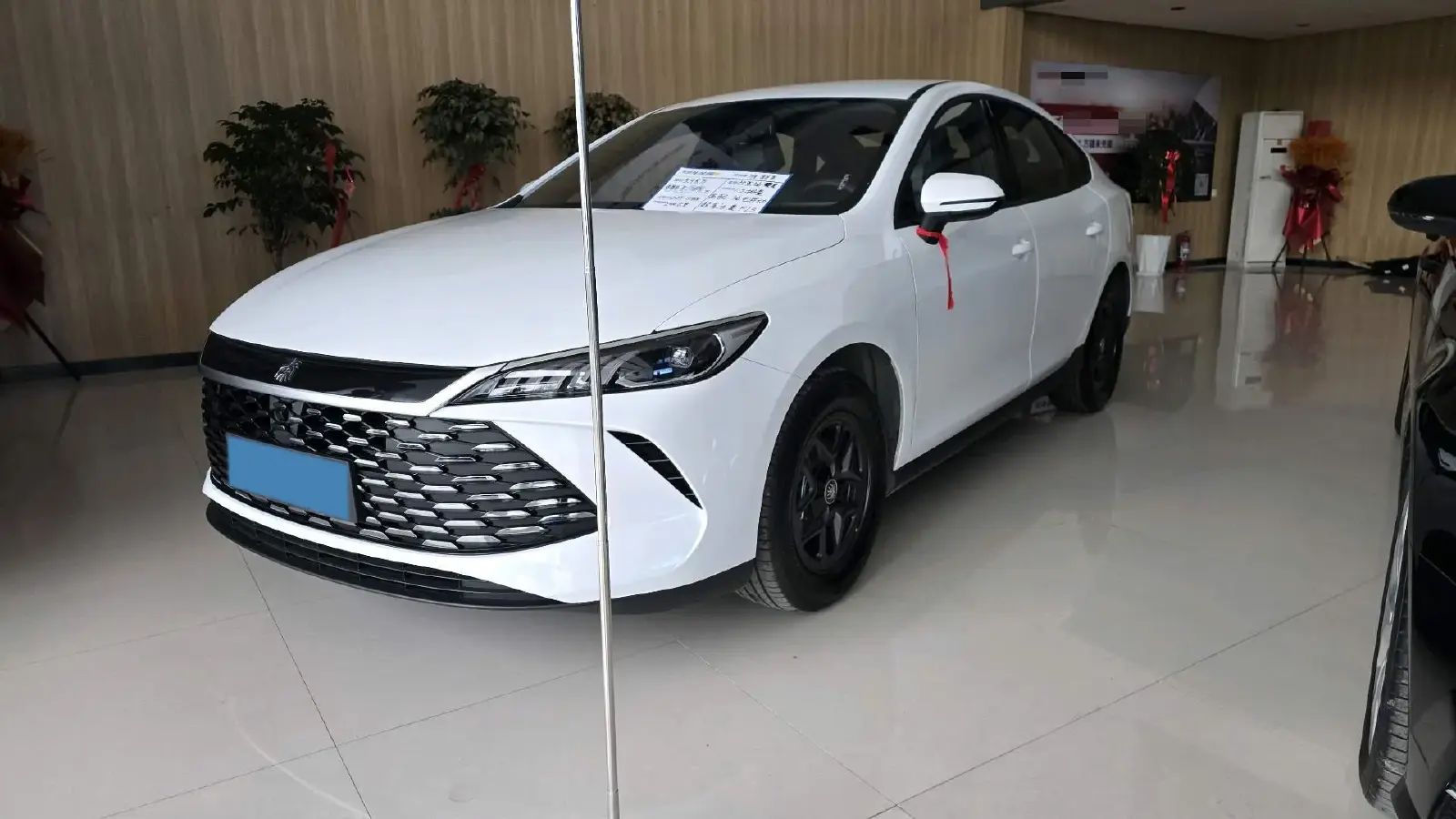 2025 BYD QinL 1.5L 101HP L4 E-CVT PHEV 10.08KWH