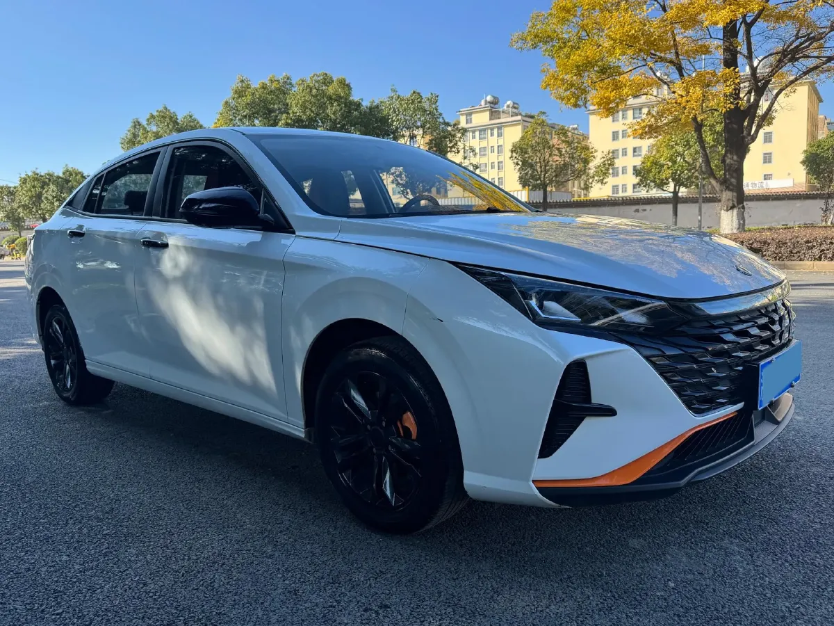 2023 DongFeng Aeolus YiXuan 1.5L 125HP L4 6DCT,autocango,china used car exporter,china ev exporter,chinese used car exporter,chinese used ev exporter