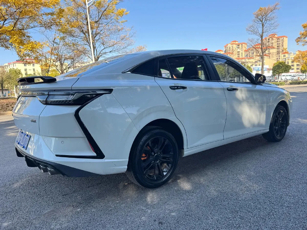 2023 DongFeng Aeolus YiXuan 1.5L 125HP L4 6DCT,autocango,china used car exporter,china ev exporter,chinese used car exporter,chinese used ev exporter