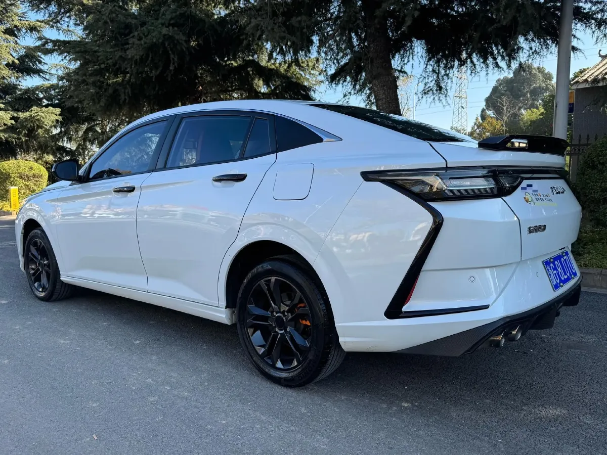 2023 DongFeng Aeolus YiXuan 1.5L 125HP L4 6DCT,autocango,china used car exporter,china ev exporter,chinese used car exporter,chinese used ev exporter