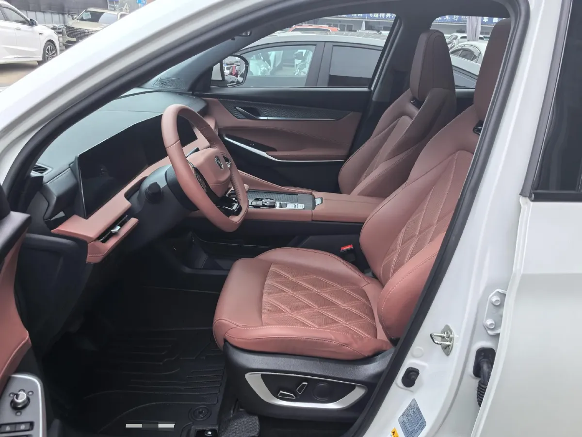 2023 ChangAn CS75 Plus 1.5T 188HP L4 8AT,autocango,china used car exporter,china ev exporter,chinese used car exporter,chinese used ev exporter