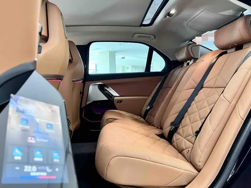 2023 BMW i7 BEV 101.7KWH,autocango,china used car exporter,china ev exporter,chinese used car exporter,chinese used ev exporter