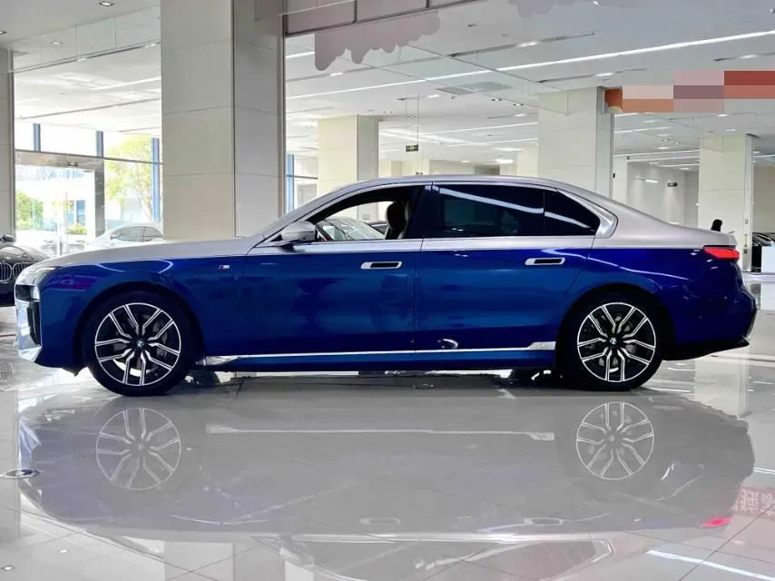 2023 BMW i7 BEV 101.7KWH,autocango,china used car exporter,china ev exporter,chinese used car exporter,chinese used ev exporter