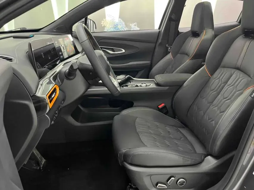 2022 ChangAn UNI-T 1.5T 188HP L4 7DCT,autocango,china used car exporter,china ev exporter,chinese used car exporter,chinese used ev exporter